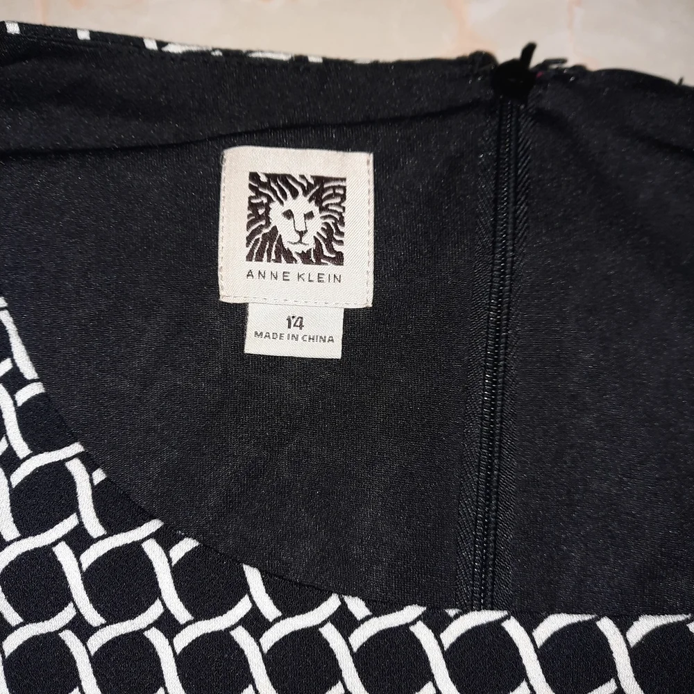 Anne Klein Black and Red Patterned Midi Dress - Picture 9 of 10